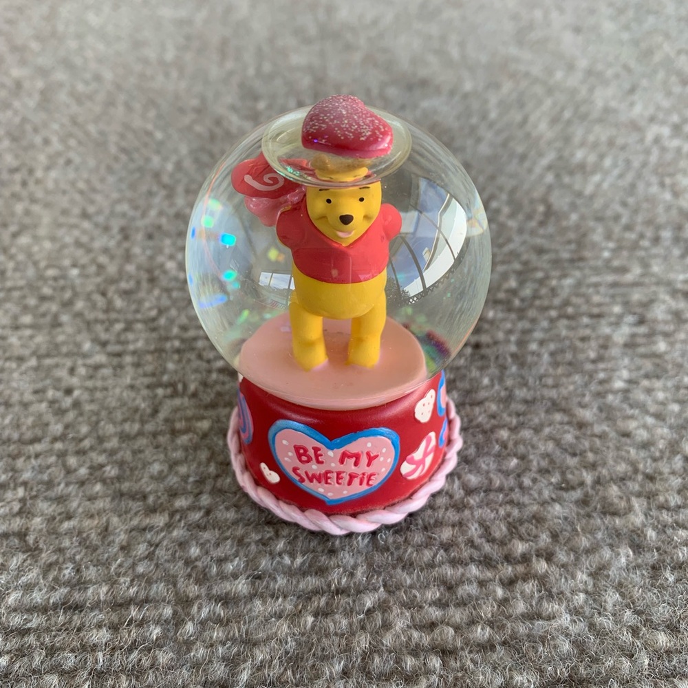 Mini Winnie the Pooh snow globe ♥️